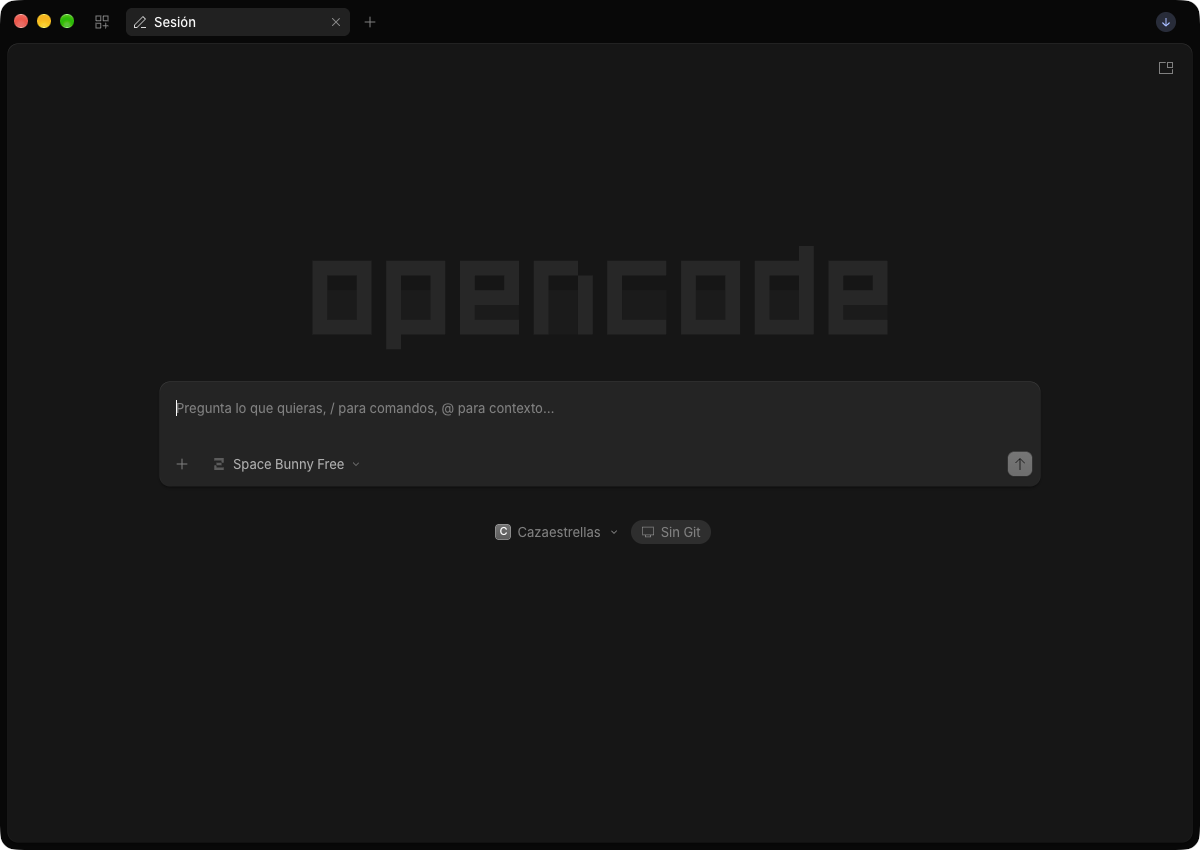 Captura real de una sesión nueva de OpenCode: cuadro de mensaje, modelo debajo y proyecto Cazaestrellas seleccionado.